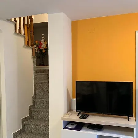 アパート Kalinic ストン