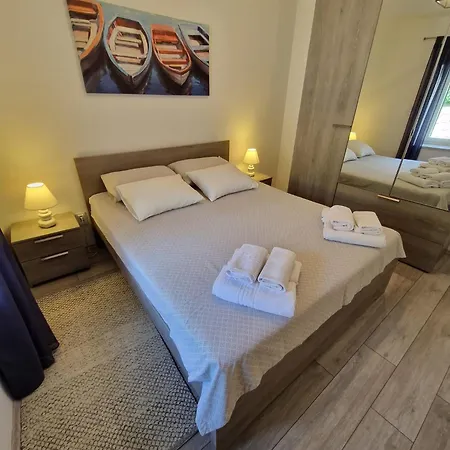 アパート Kalinic ストン